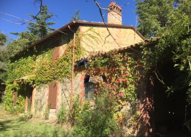 Orvieto - Vendesi casale con terreno a circa 15 chilometri da Orvieto.