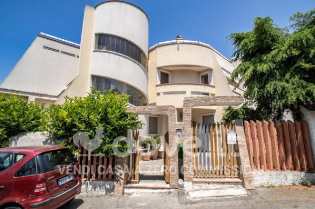 Villa di 335 m² con più di 5 locali e box auto in vendita a Taranto - Foto 9