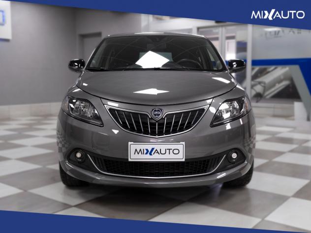 Lancia Ypsilon 1.0 Firefly Hybrid Gold Plus 70CV 5 Porte - Foto 2