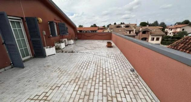 Immobile in asta di 132 m² con più di 5 locali e box auto doppio in vendita a Bernareggio - Foto 2