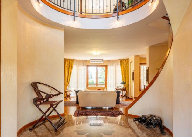 Villa di 840 m² con più di 5 locali e box auto doppio in vendita a Carimate - Foto 5