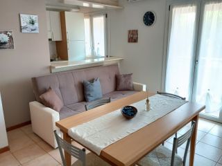 AFFITTASI VERONA vicinanze CASTELNUOVO DEL GARDA appartamento arredato