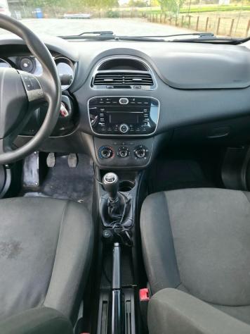 Fiat Punto 1.3 MJT II 75 CV 5 porte Lounge - Foto 9