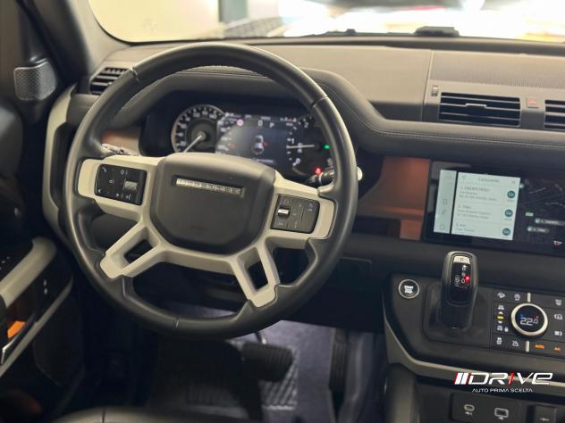 LAND ROVER Defender (2019) Defender 110 3.0D I6 300 CV AWD Auto SE - Foto 7