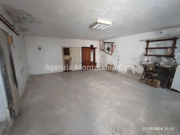 Casa singola con due appartamenti, mansarda, tre garage e scoperto esclusivo. - Foto 5