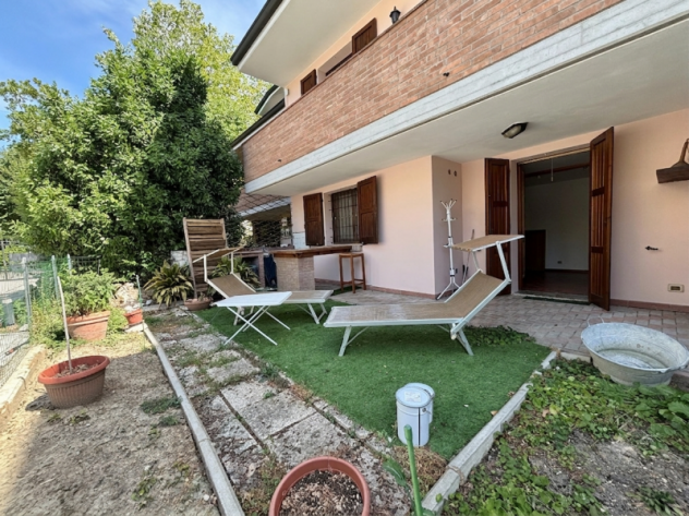 A748. Rio Saliceto. Villa a schiera centrale con giardino privato in zona esclusiva. - Foto 2
