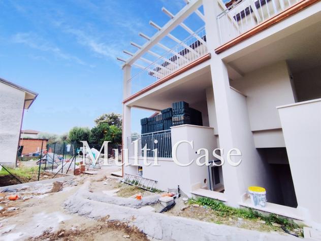 NUOVE VILLETTE CON GIARDINO A 8 MINUTI DAL MARE - CAPEZZANO PIANORE (LU) - Foto 8