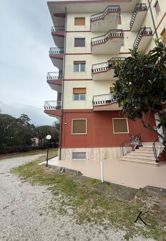 Paestum, zona Licinella – appartamento di circa 95 mq, con posto auto e garage