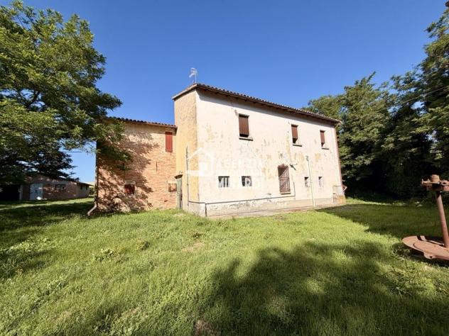 FAENZA – SARNA | AUTENTICA CASA COLONICA ROMAGNOLA CON FIENILE, AMPI SERVIZI E OLTRE 4.000 MQ DI TERRENO - Foto 13