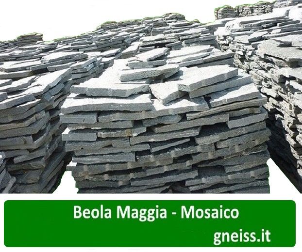Pavimento mosaico in BEOLA MAGGIA