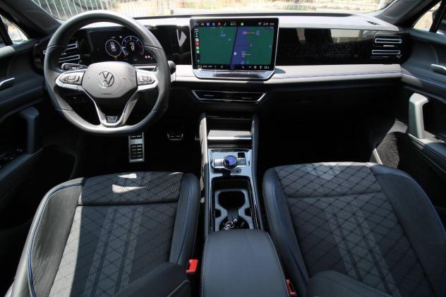 Volkswagen Tiguan 2.0 TDI 150 CV DSG R-Line|2025 - Foto 8