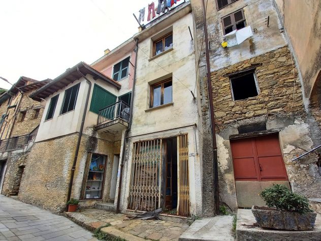 PI23 A Bajardo casa nel centro storico da ristrutturare - Foto 3