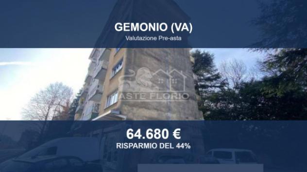 Immobile in asta di 122 m² con più di 5 locali e box auto in vendita a Gemonio