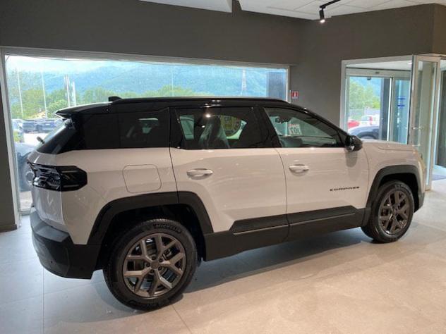 Jeep Compass E-Hybrid 1.2 Turbo MHEV 106kW First Edition DCT - Foto 9
