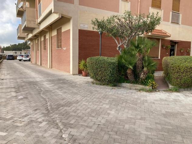 Appartamento di grande respiro,sei vani con vista mare e templi,gli altri vani molto luminosi e soleggiati. Tripla esposizione,posto auto,zona con fac - Foto 11