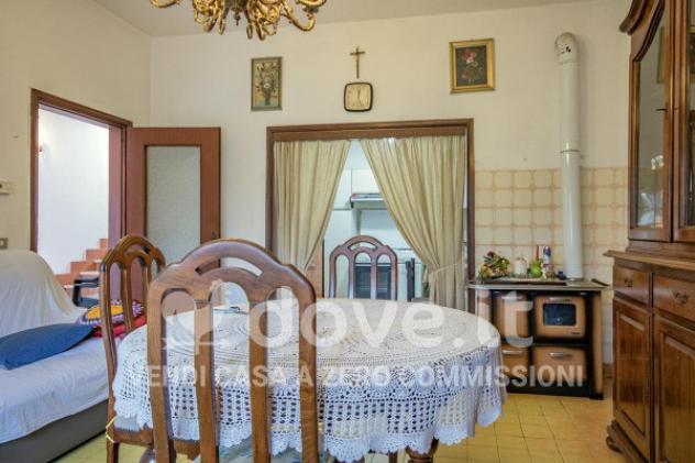 Casa indipendente di 270 m² con più di 5 locali e box auto in vendita a Ferrara - Foto 3
