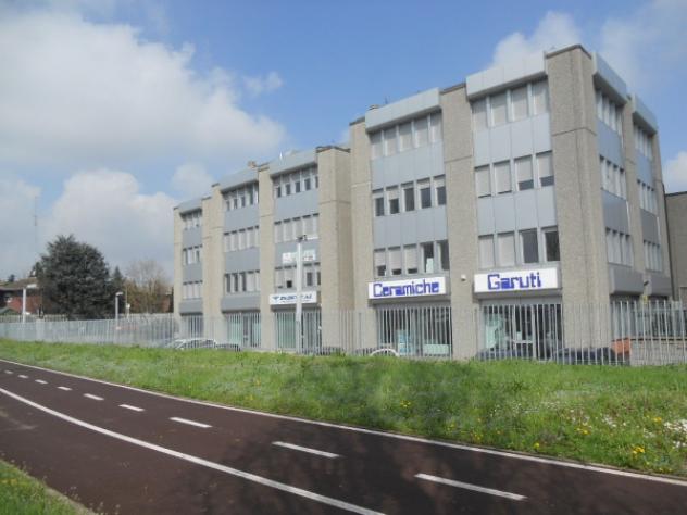 Immobile di 102 m² con 4 locali in affitto a Rho