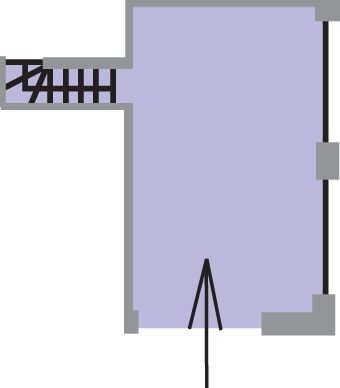 Cipro - Via della Meloria negozio angolare con 3 vetrine