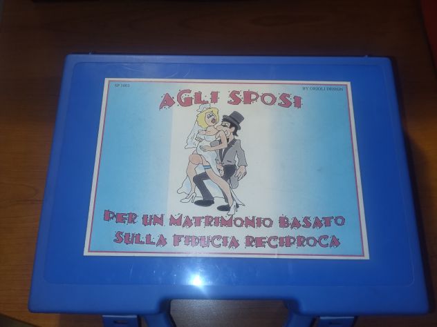 Valigetta scherzo a tema matrimonio,