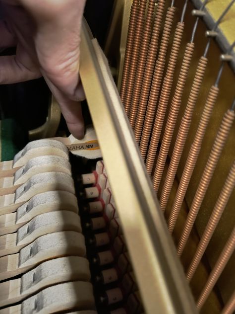 Pianoforte Yamaha U1 matricola alta dal timbro dolce con trasporto e panca incl. - Foto 3