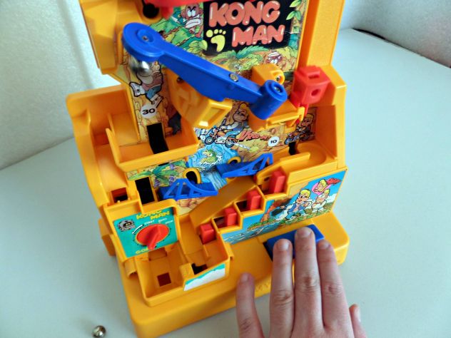 Kong Man, Tomy, (anno 1982) vintage (funzionante) - Foto 6