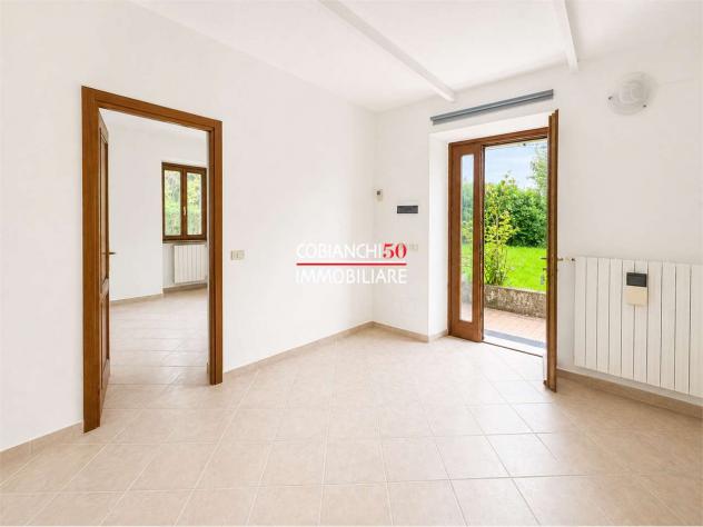V000862 - BEE , PALAZZO COMPOSTO DA TRE APPARTAMENTI CON GIARDINO E VISTA - Foto 2