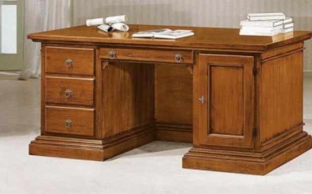Scrivania in legno