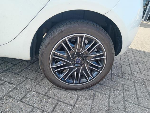 Lancia Ypsilon 1.0 FireFly 70cv Hybrid Gold - Foto 10