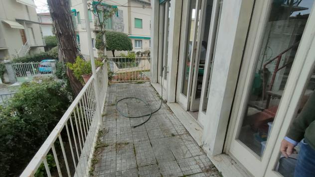 IMMOBILE DI PRESTIGIO di 8 vani e di 260 mq (VIAREGGIO - Viareggio Città Giardino) rif. 592 - Foto 14