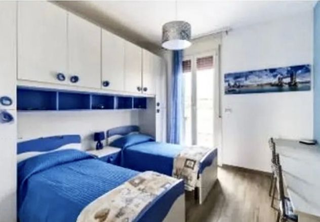 ARDEATINO TRILOCALE ARREDATO CON BALCONE