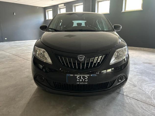Lancia Ypsilon 1.0 FireFly 70cv Hybrid - Foto 2