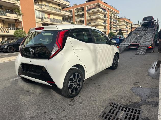 Toyota Aygo Connect 1.0 VVT-i 72 CV 5 porte x-play LED NAVI KAMERA CERCHI 16 PDC BLUETOOTH - Foto 6