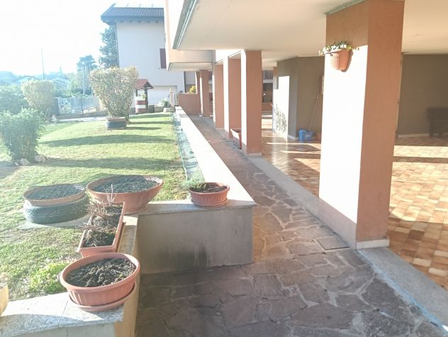 CASTEGGIO (PV) VENDITA in tranquilla zona residenziale 3 locale con box