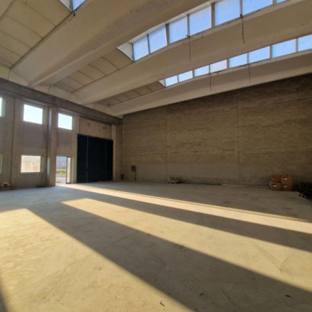 Immobile di 595 m² con 3 locali in affitto a Arese - Foto 9