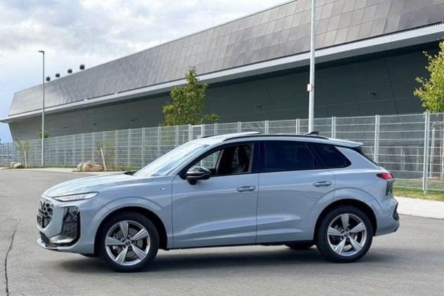 Audi Q3 Audi Q3 2.0 TDI S-LINE edition 150cv S-tronic TETTO CAMERA NAVI GANCIO TRAINO - Foto 5