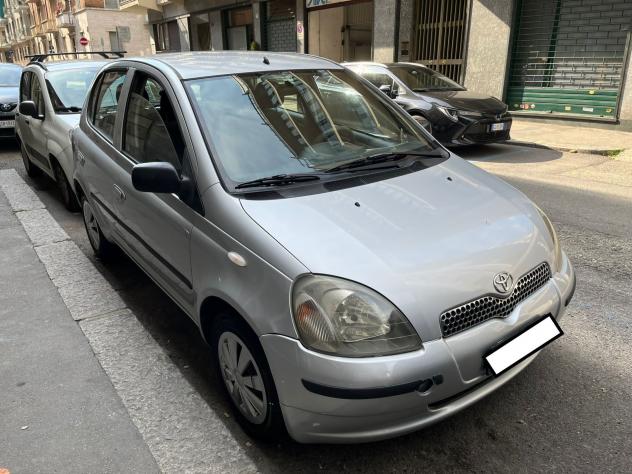 Toyota Yaris 1.0i 16V 5 porte - Foto 2