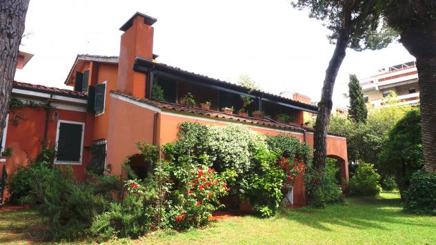 Villa in vendita a Avenza - Carrara 340 mq Rif: 1240156 - Foto 8