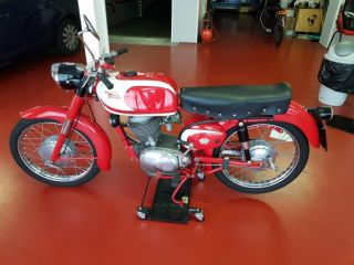 VENDO MOTO MORINI TRESETTE 175 ANNO 1960