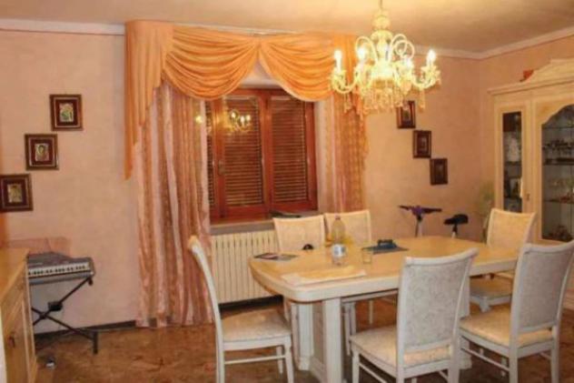 Immobile in asta di 383 m², box auto in vendita a Gualdo Cattaneo - Foto 2