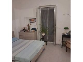 LABARO CONFORTEVOLE BILOCALE ARREDATO CON TERRAZZINO