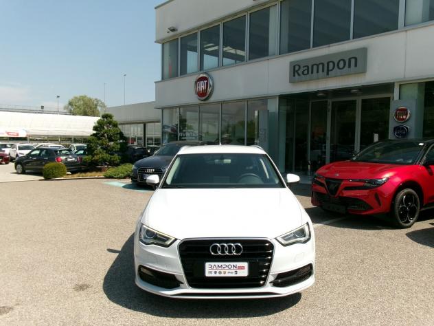 Audi A3 1.6 TDI Sportback S-LINE - Foto 8