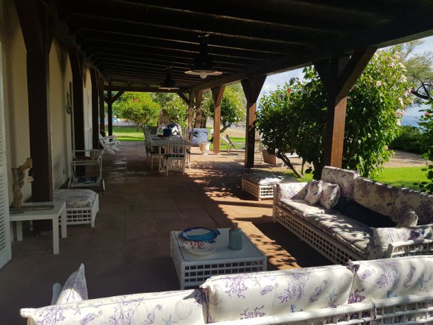 Stupenda villa in baia con piscina fronte mare - Foto 2