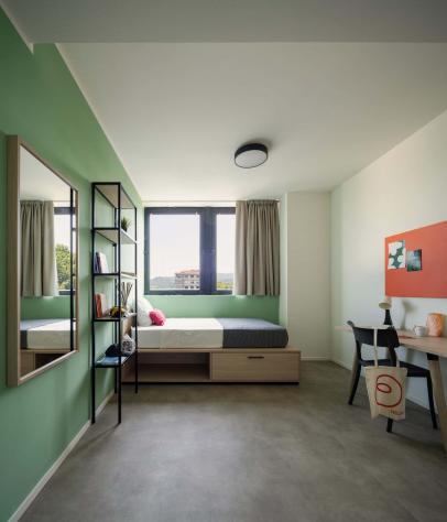 Single room in apartment - Students only