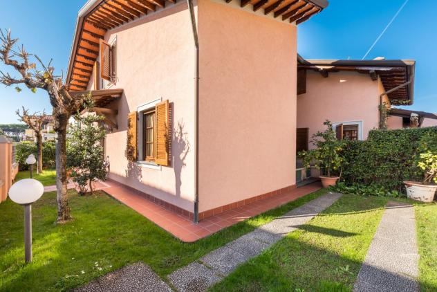 Villetta bifamiliare in affitto a Forte dei Marmi 200 mq Rif: 1247029