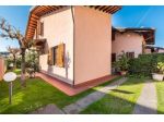 Villetta bifamiliare in affitto a Forte dei Marmi 200 mq  Rif: 1247029