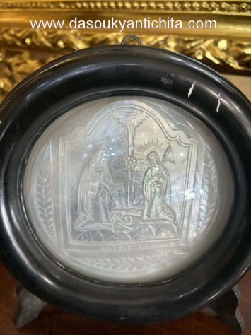 Antica placca in madreperla raffigurante la natività del XX sec. - Foto 5