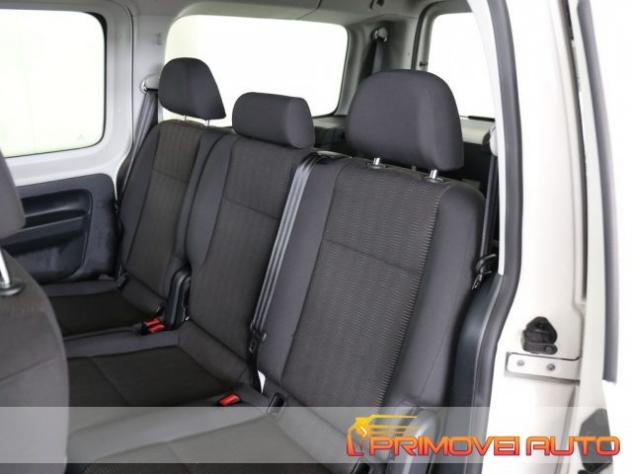 VOLKSWAGEN Caddy 2.0 TDI 150 CV Comfortline Maxi rif. 20073773 - Foto 6