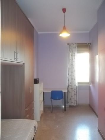 Affitto camera singola e doppia a studentesse in pieno centro – Corso Regina