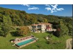 Tenuta complesso in Affitto in zona CASTELNUOVO con giardino