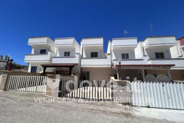 Villa di 100 m² con 3 locali e posto auto in vendita a Manduria